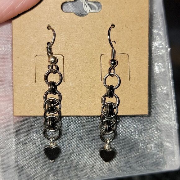 Dangling Chainmail With Heart Bead #E117 - Picture 1 of 3